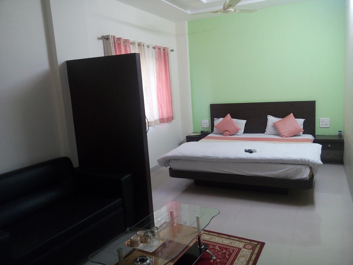 Hotel Parth Executive Latur Экстерьер фото