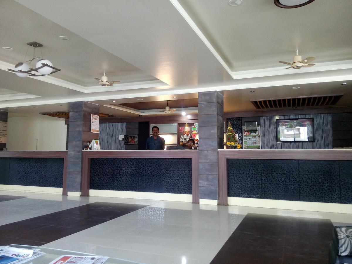 Hotel Parth Executive Latur Экстерьер фото